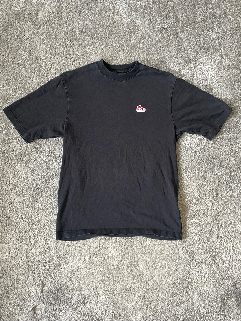 VGC Air Jordan Black T-Shirt with Shoe Decal - Size XS
